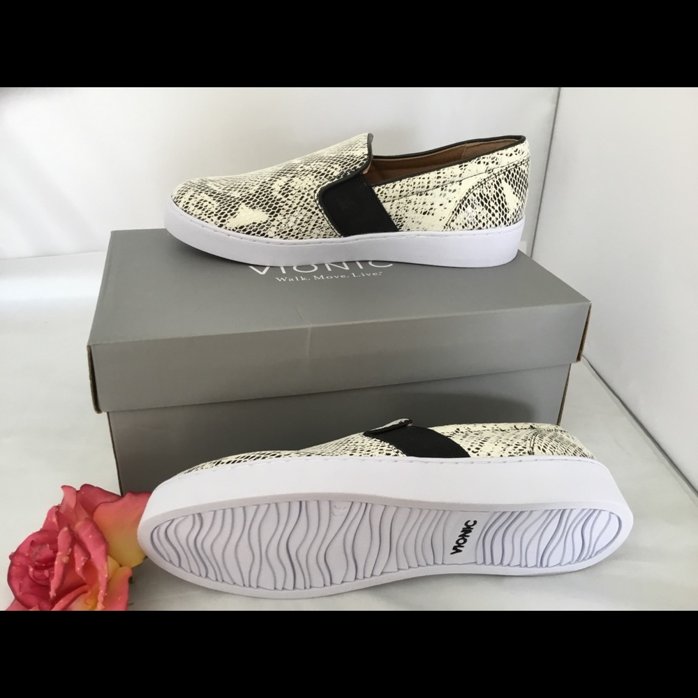LAST PAIR SIZE 8 NWT VIONIC DEMETRA SLIP ON SHOES - Picture 10 of 11
